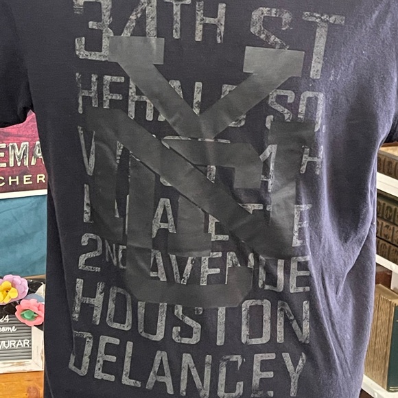 T shirt - Picture 4 of 4